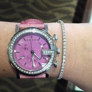 Flash SALE!🎉NEW GUCCI diamond and pink watch